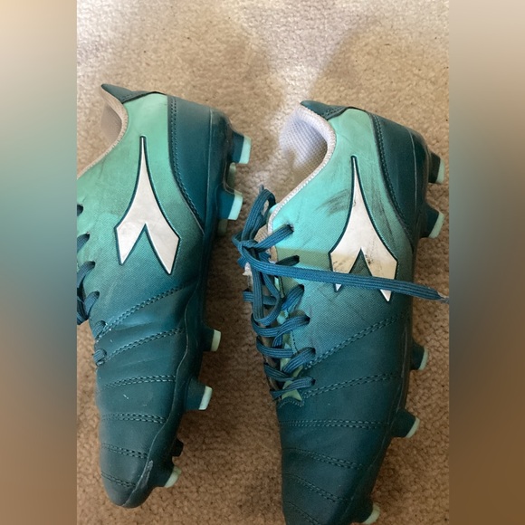 Women’s size 7 Diadora socket cleats - Picture 4 of 6